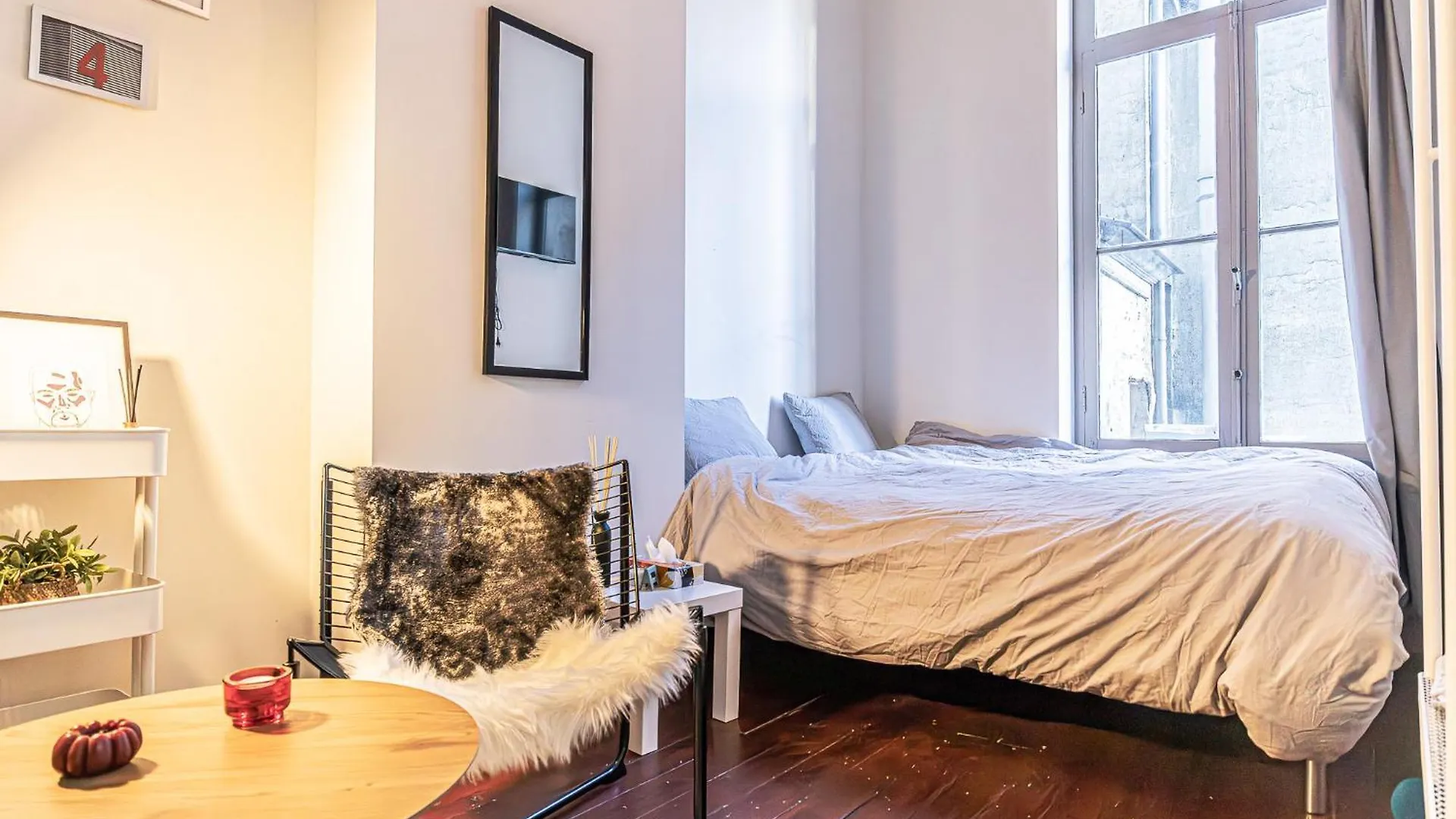 Lovely Rooms With View At Vibrant Ghent, Breezy Balcony Gent