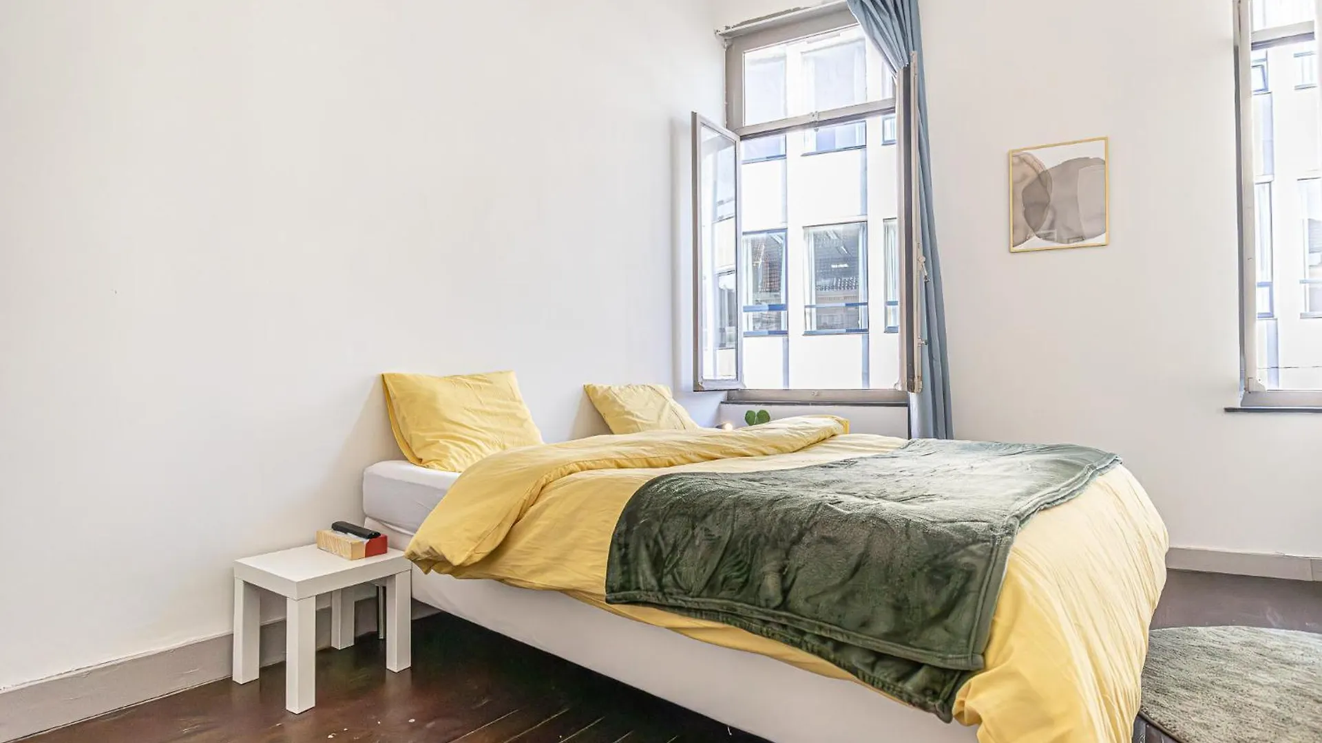 Lovely Rooms With View At Vibrant Ghent, Breezy Balcony Ghent