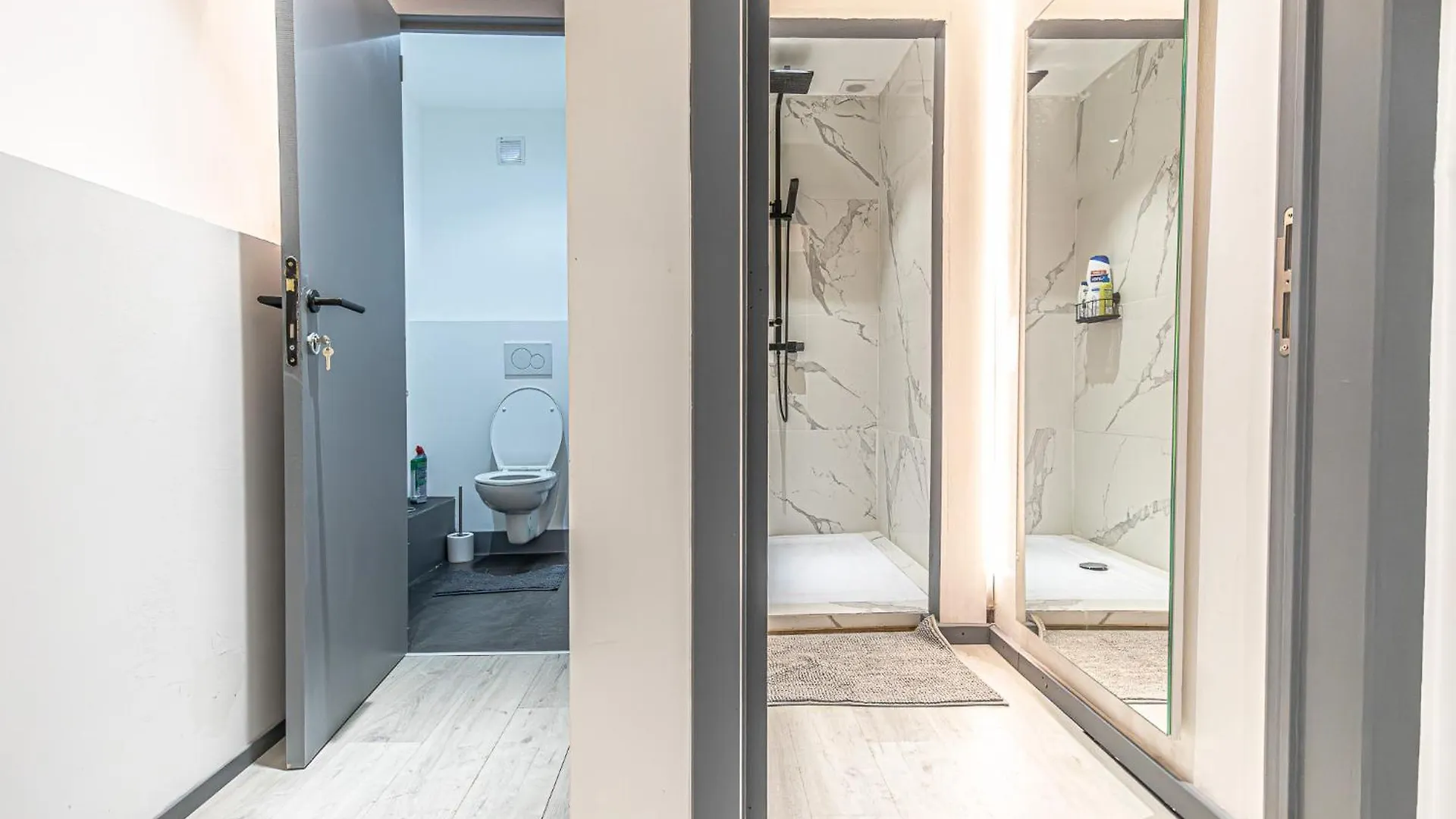 Lovely Rooms With View At Vibrant Ghent, Breezy Balcony Lägenhet Gent