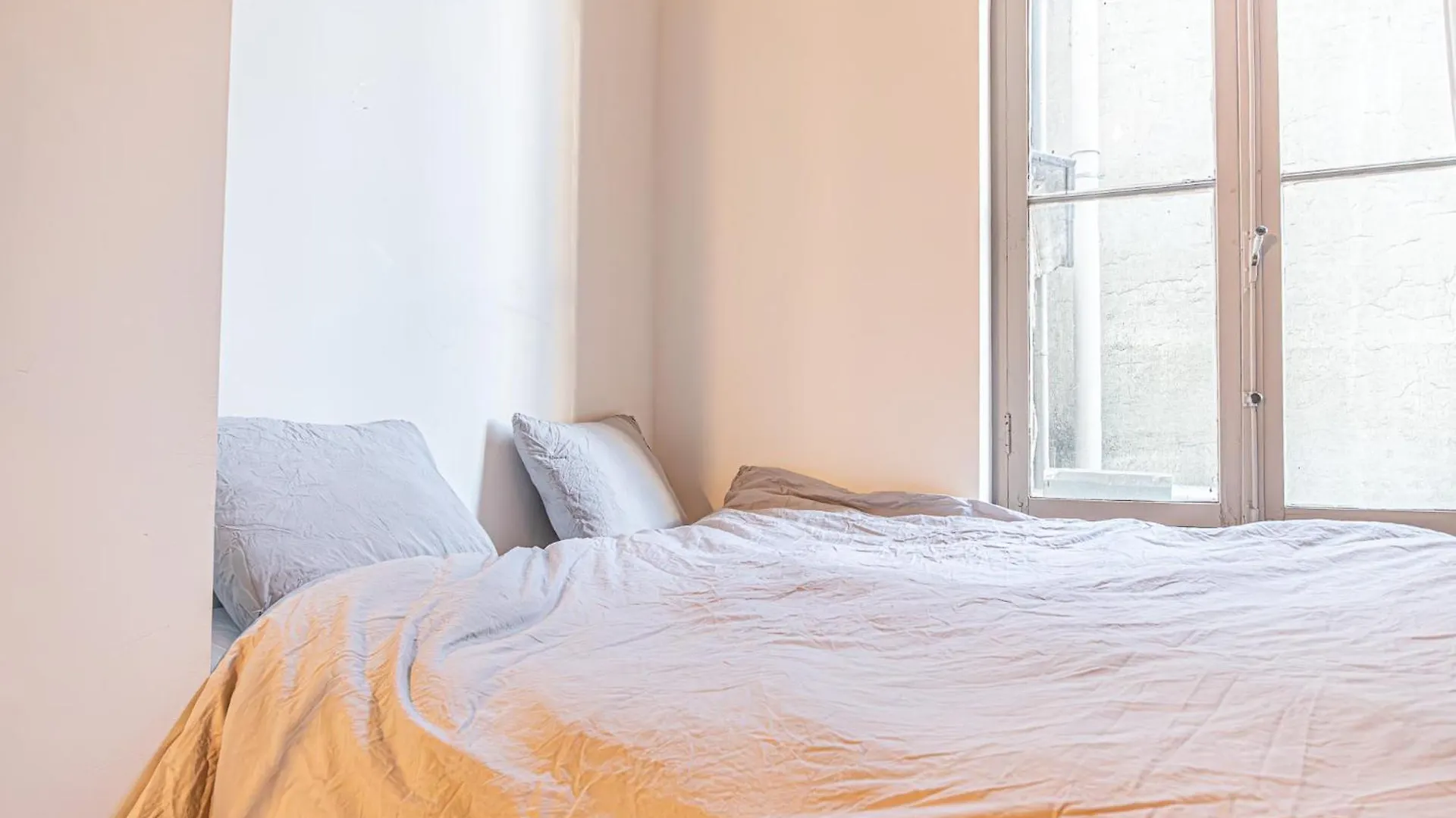 Lovely Rooms With View At Vibrant Ghent, Breezy Balcony 0*, Ghent
