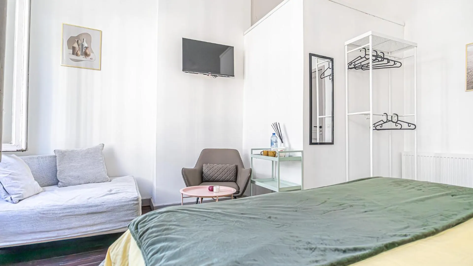 Lovely Rooms With View At Vibrant Ghent, Breezy Balcony 0*, Ghent