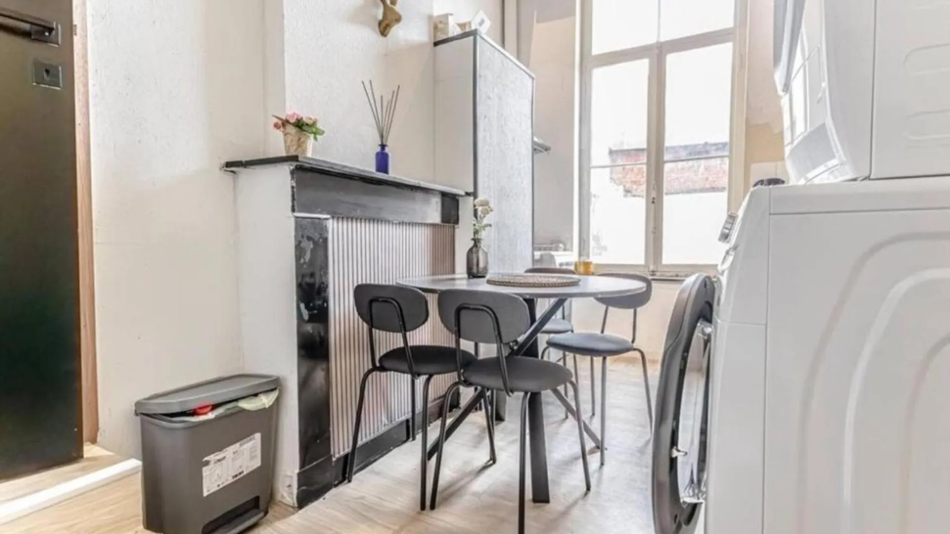 Lovely Rooms With View At Vibrant Ghent, Breezy Balcony 0*, Ghent Belgium