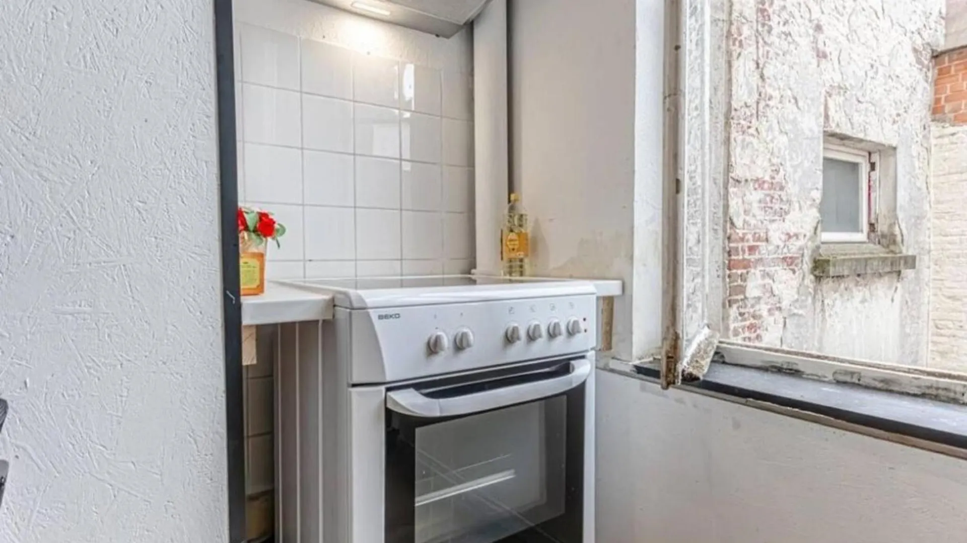 Lovely Rooms With View At Vibrant Ghent, Breezy Balcony Apartment
