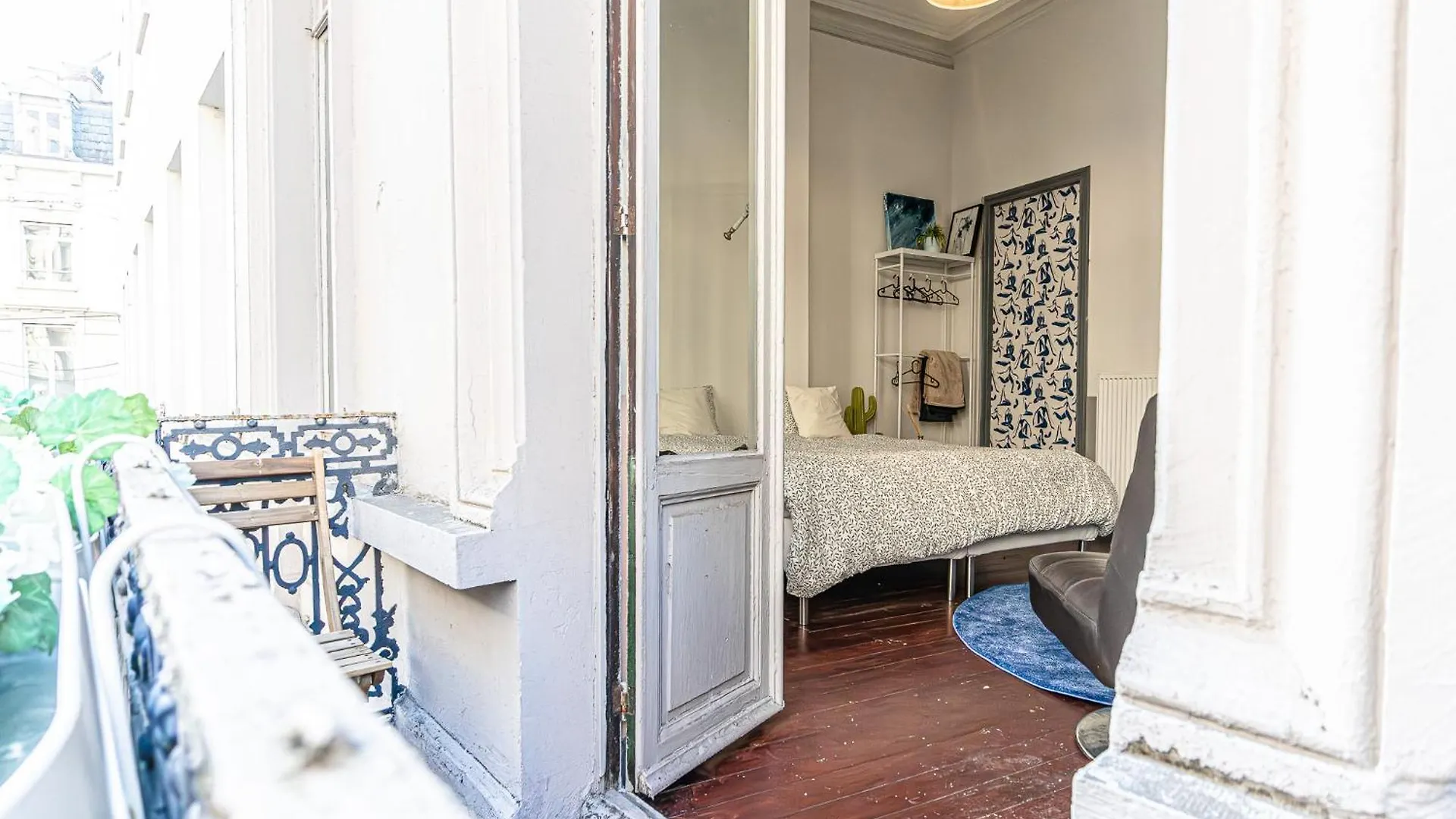 Lovely Rooms With View At Vibrant Ghent, Breezy Balcony Gent