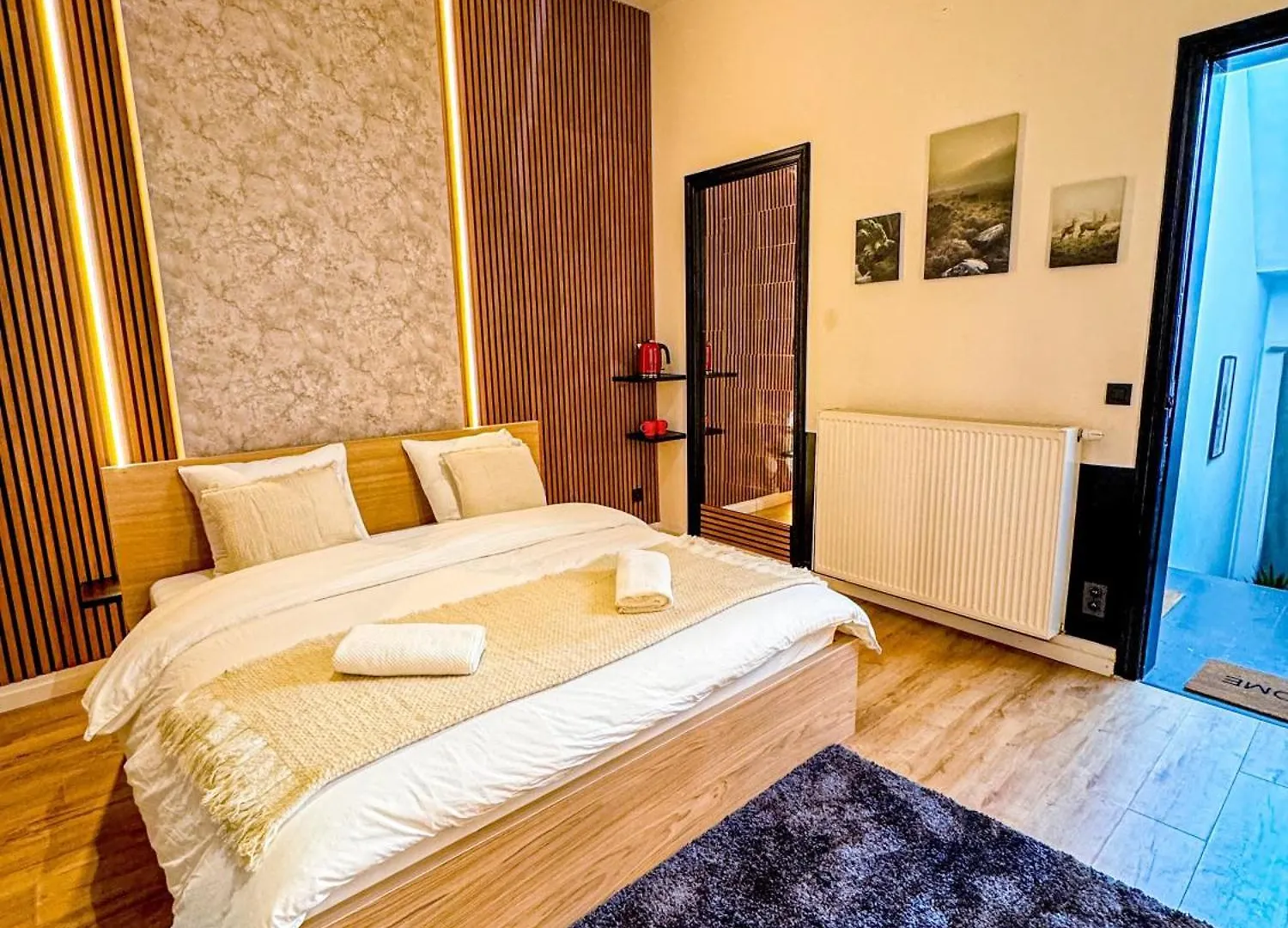 Lägenhet Lovely Rooms With View At Vibrant Ghent, Breezy Balcony